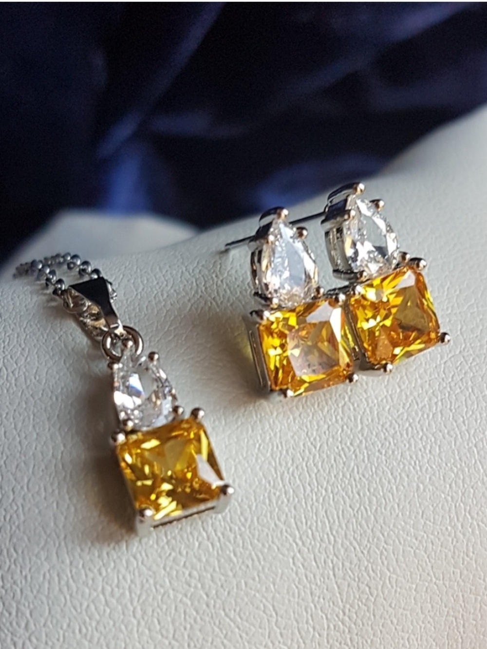 Swarovski Elements Delicate Square Yellow Citrine Necklace & Earrings SET NEW